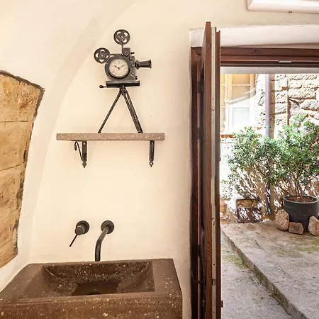 アパート Romantic Loft With Jacuzzi In The Castle カステルサルド